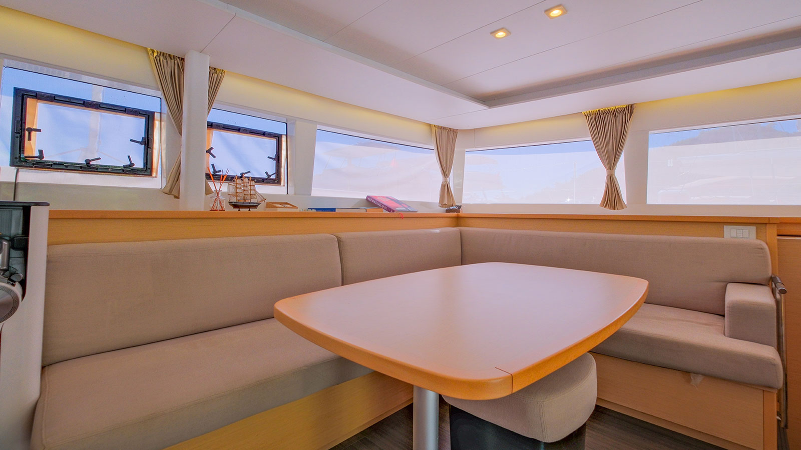 2016 Lagoon 450F en alquiler (photo 3)