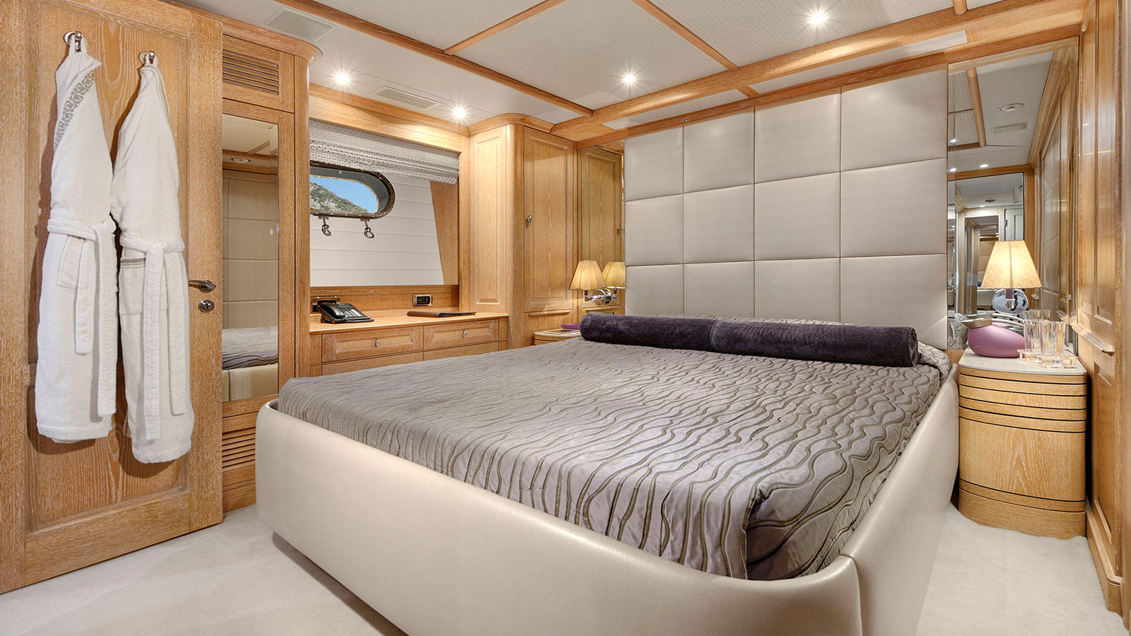 2008 Benetti Quest R à louer (photo 8)