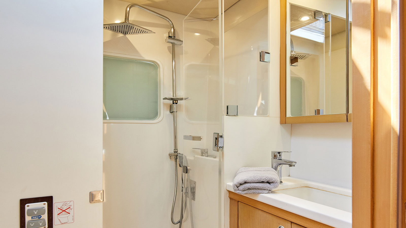 2014 Lagoon 52 en alquiler (photo 16)