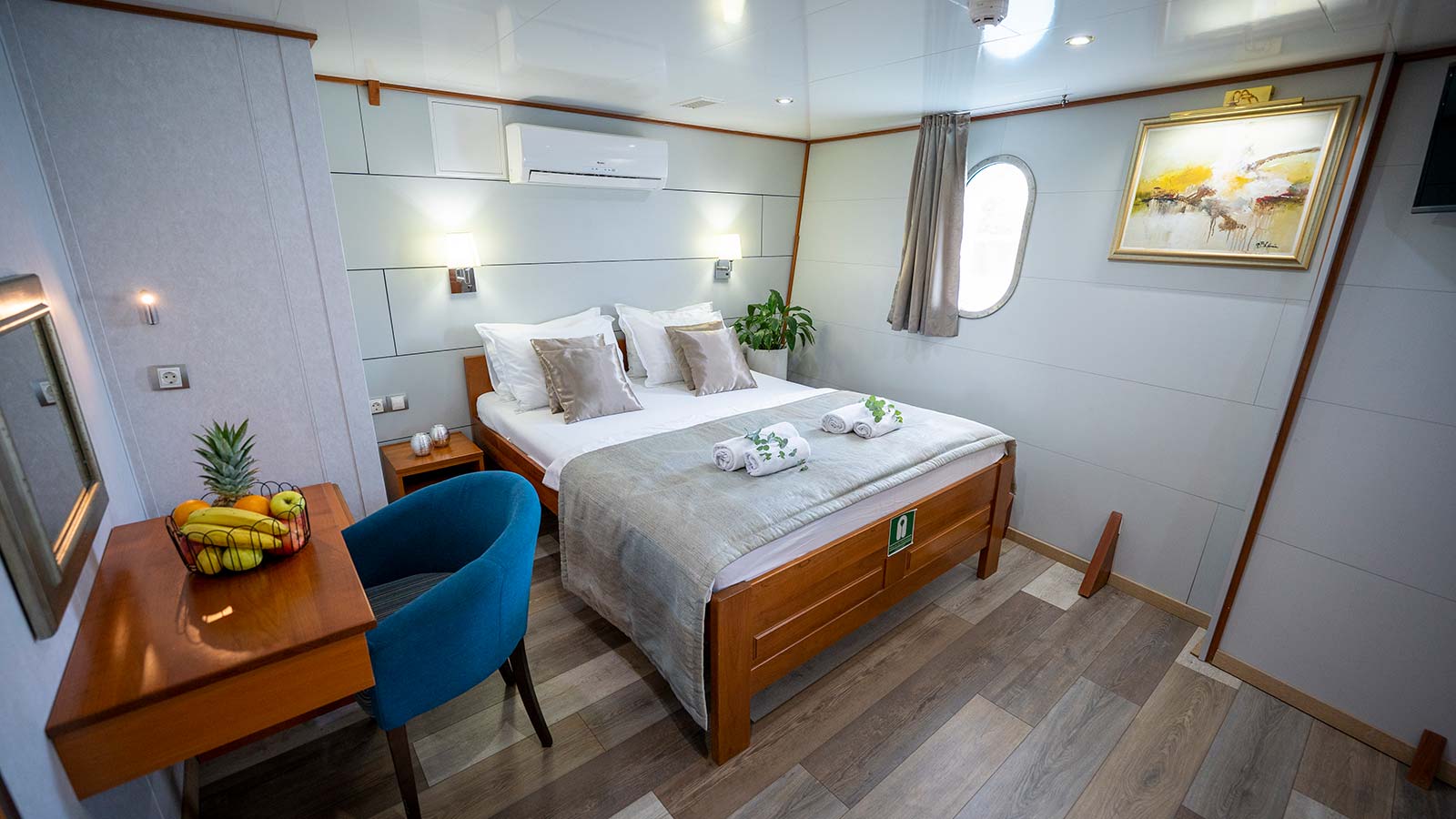 2016 Custom Built Karizma for charter (photo 4)