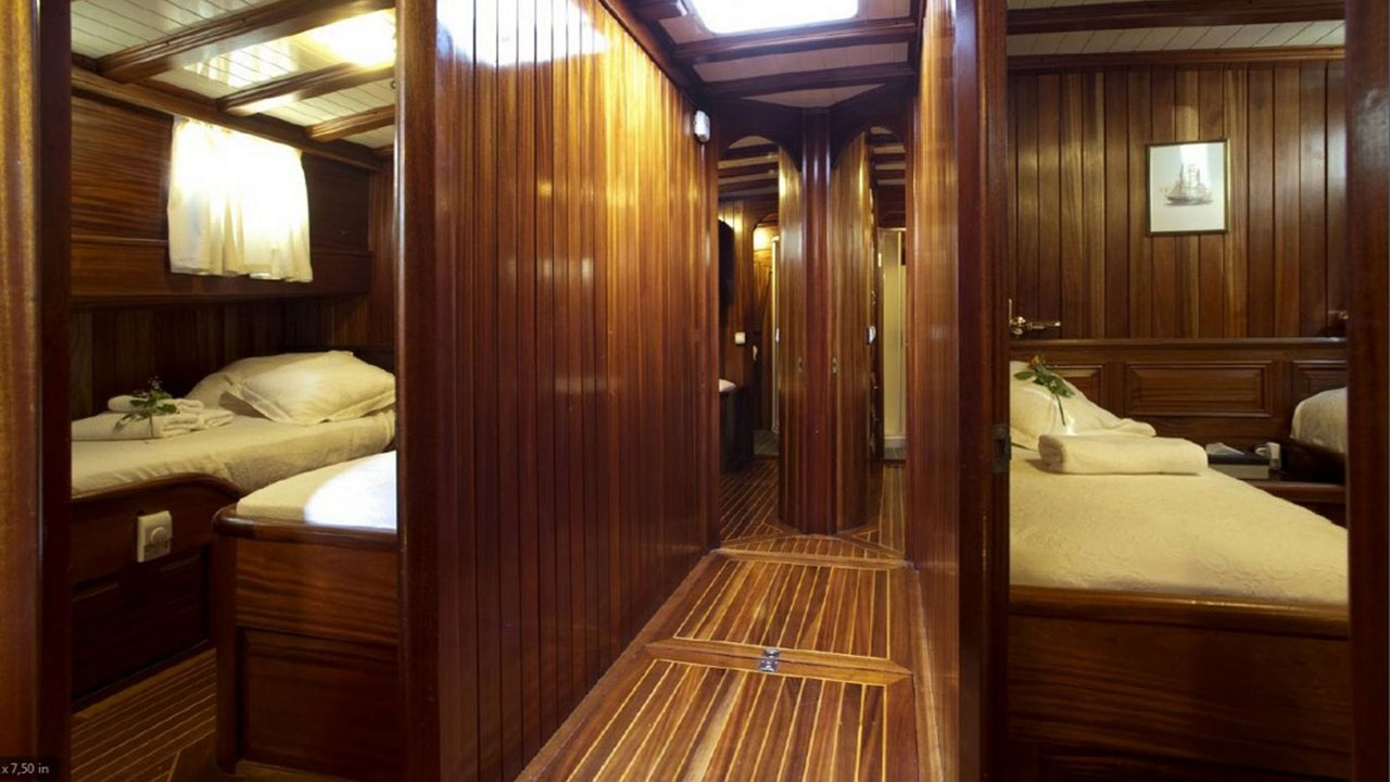 2001 Custom Erato te huur (photo 10)