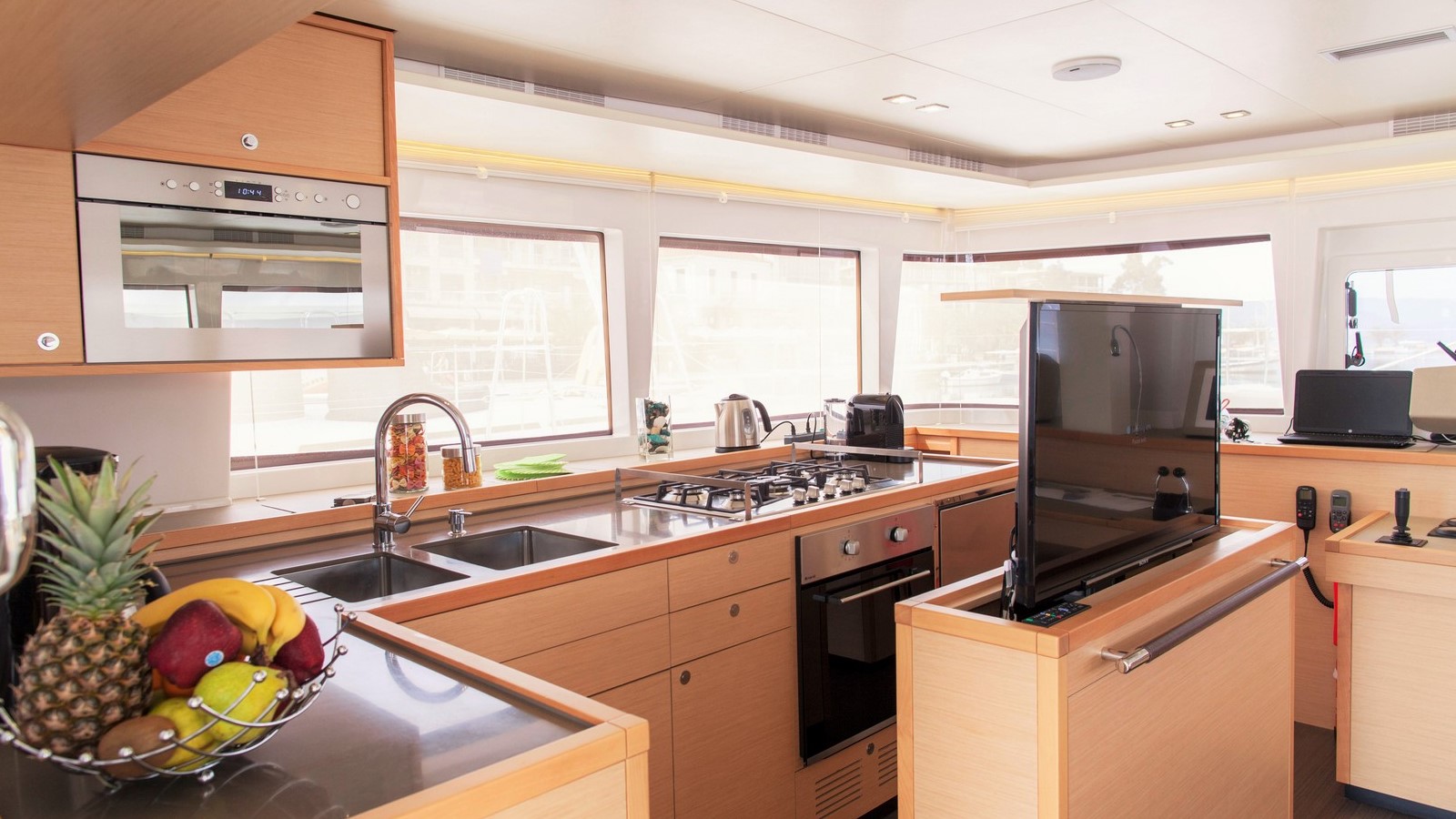 2014 Lagoon 560 te huur (photo 2)