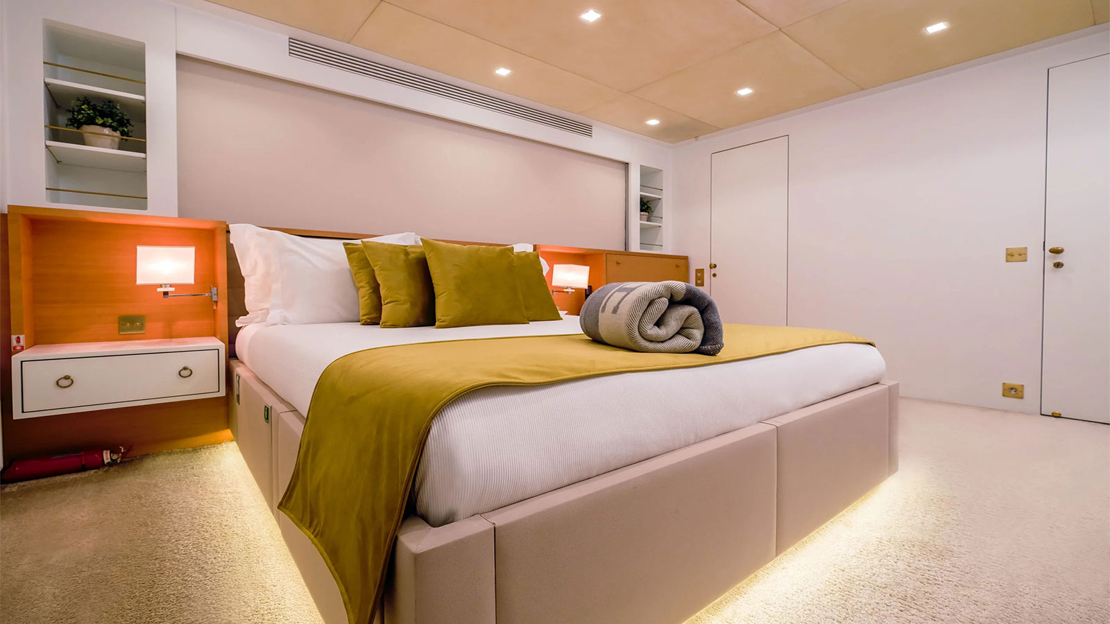 2015 Huzur Yacht Harun for charter (photo 8)