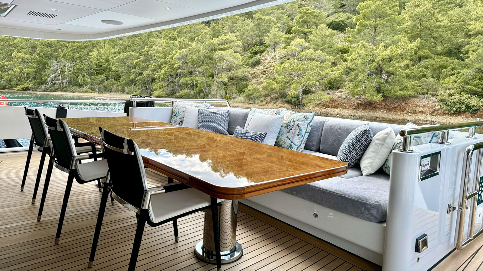 2013 Turquoise Yachts Immersive a noleggio (photo 21)