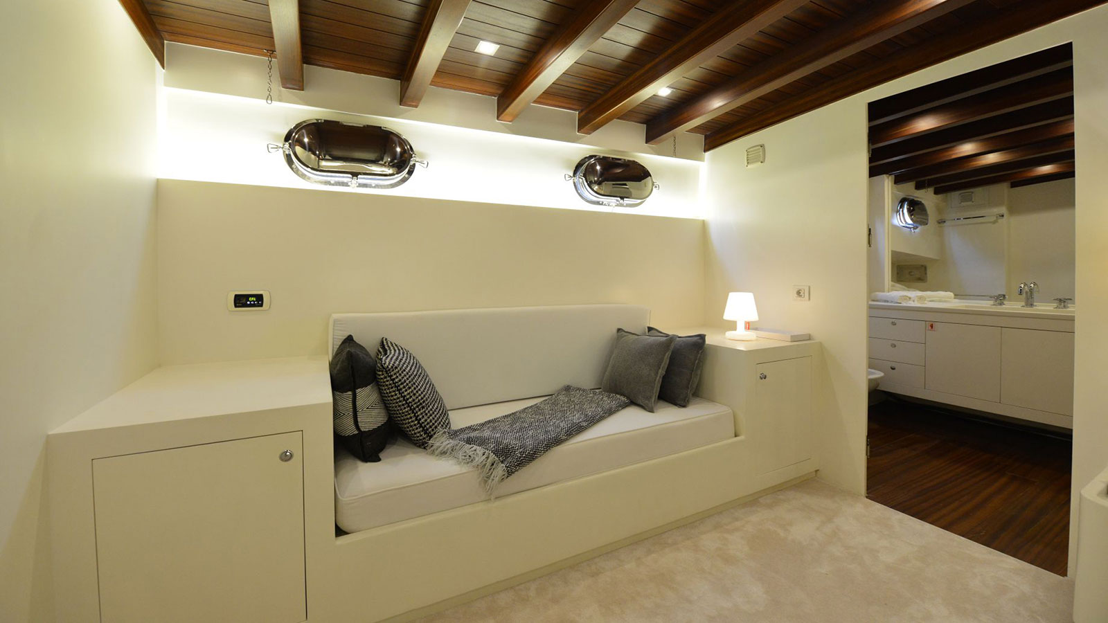 2009 Custom Built White Soul na czarter (photo 9)