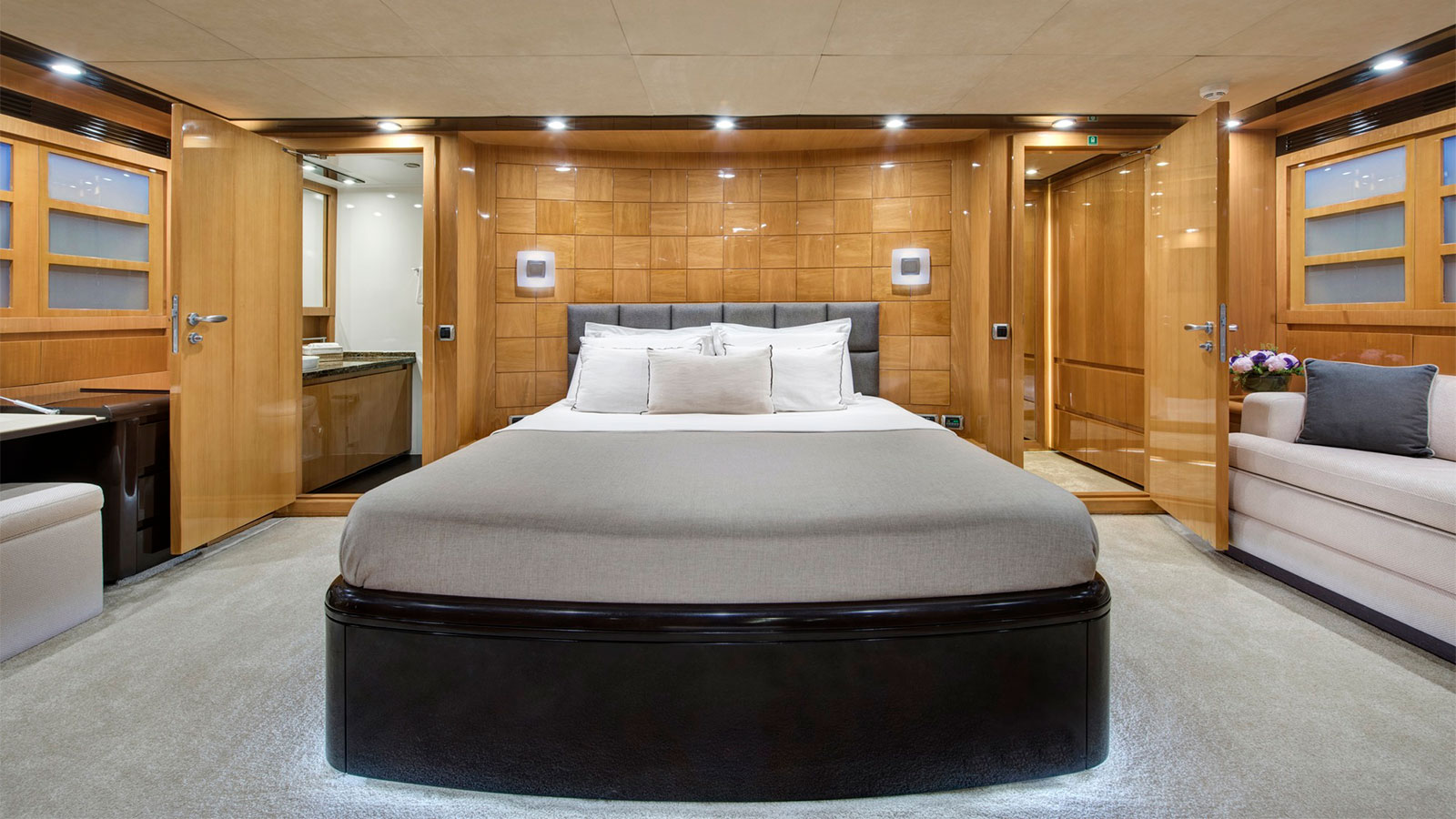 2009 Dragos Yachts Go for charter (photo 15)