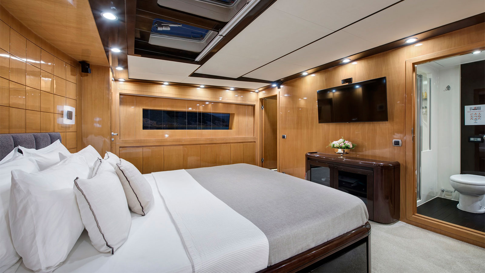 2009 Dragos Yachts Go for charter (photo 19)