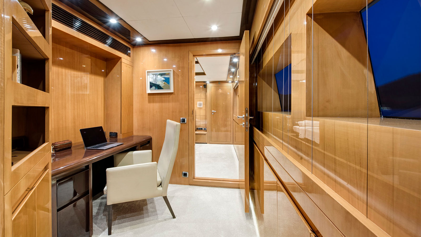 2009 Dragos Yachts Go for charter (photo 21)