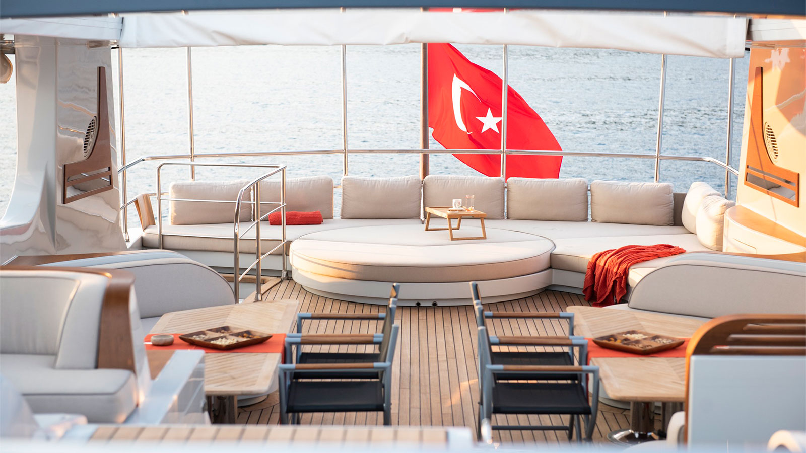 2009 Dragos Yachts Go for charter (photo 28)