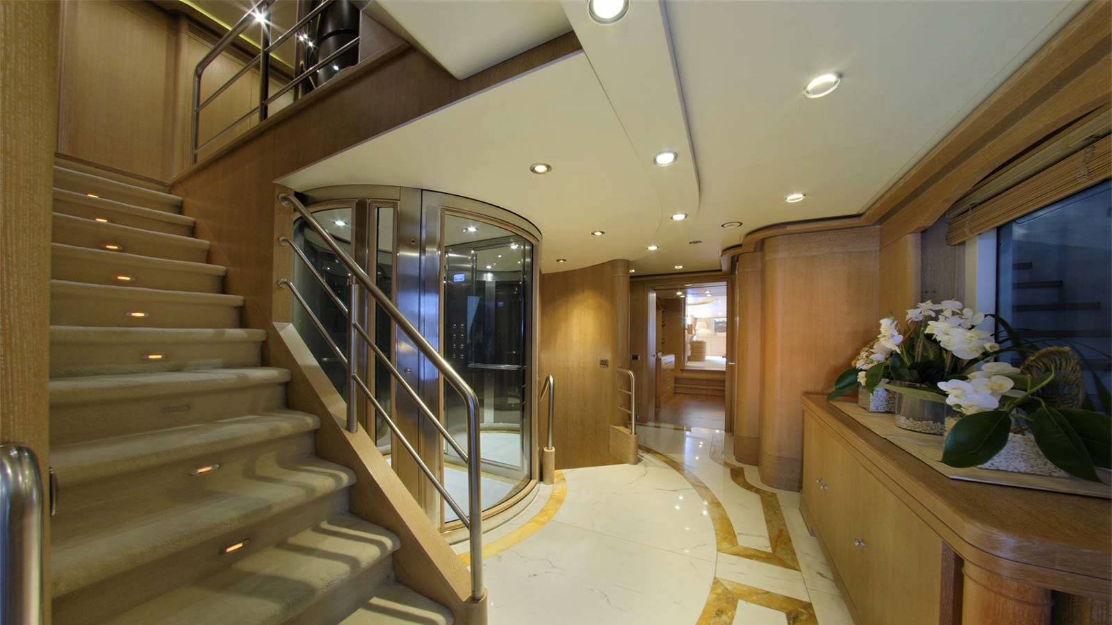 2006 Benetti Grande Amore for charter (photo 8)