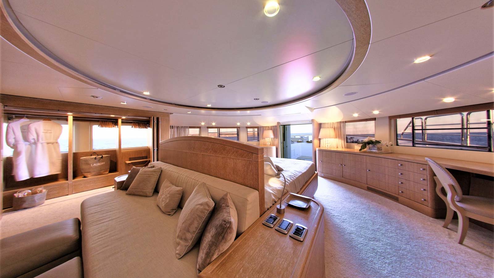 2006 Benetti Grande Amore for charter (photo 10)