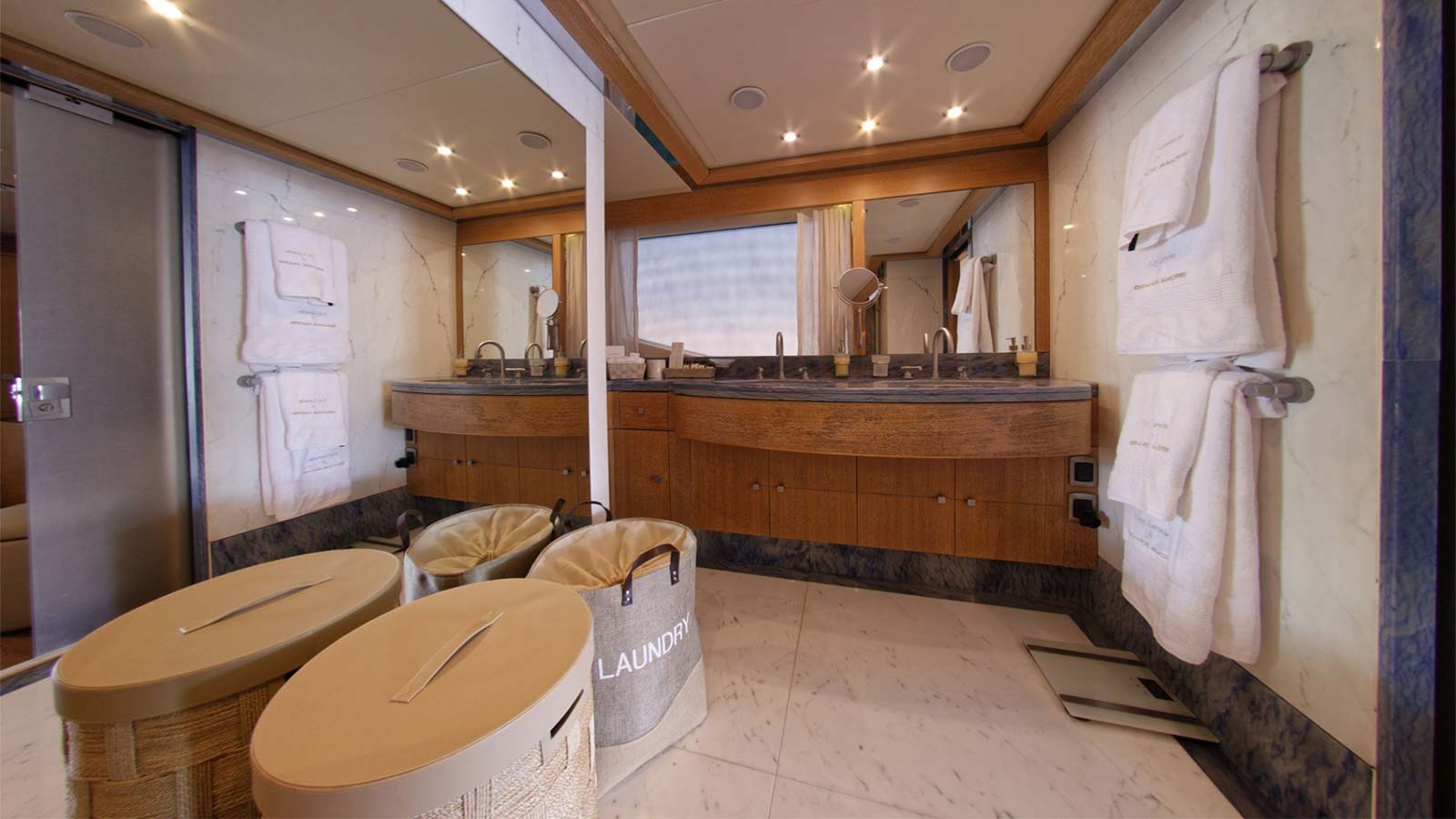 2006 Benetti Grande Amore for charter (photo 19)