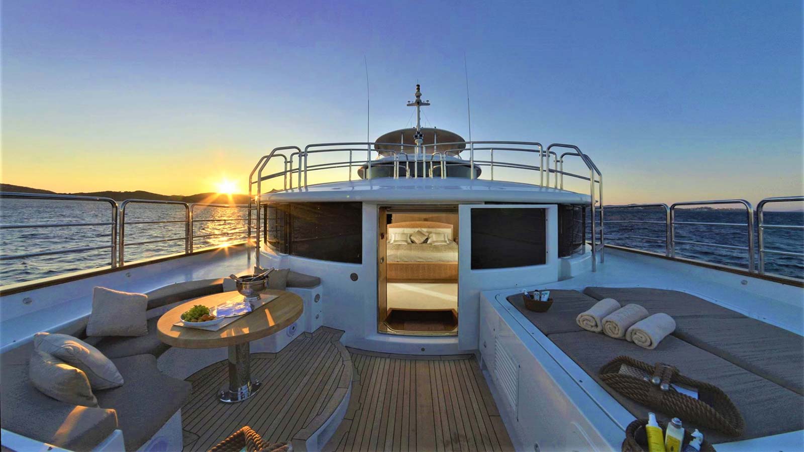 2006 Benetti Grande Amore for charter (photo 21)