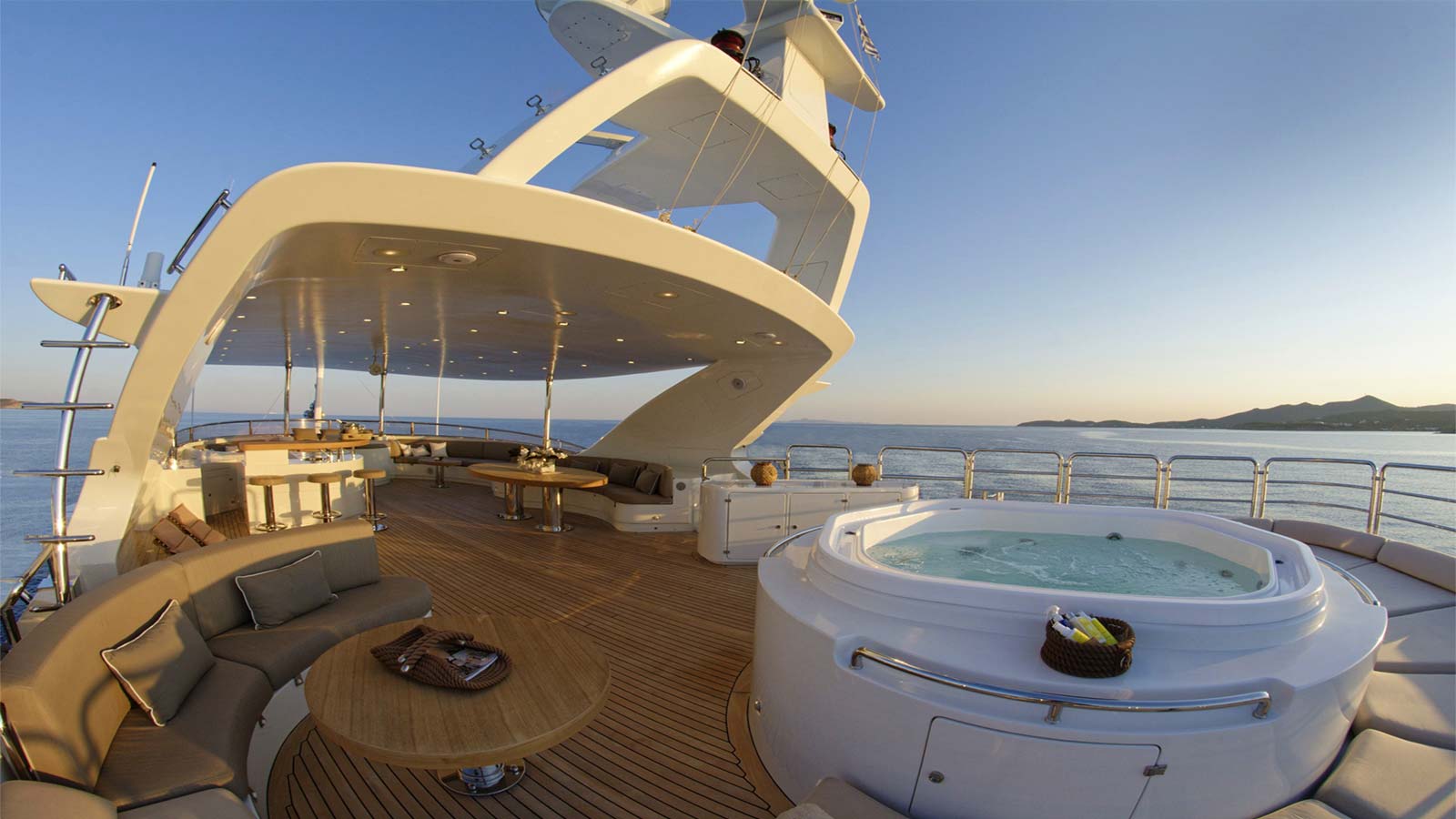 2006 Benetti Grande Amore for charter (photo 24)