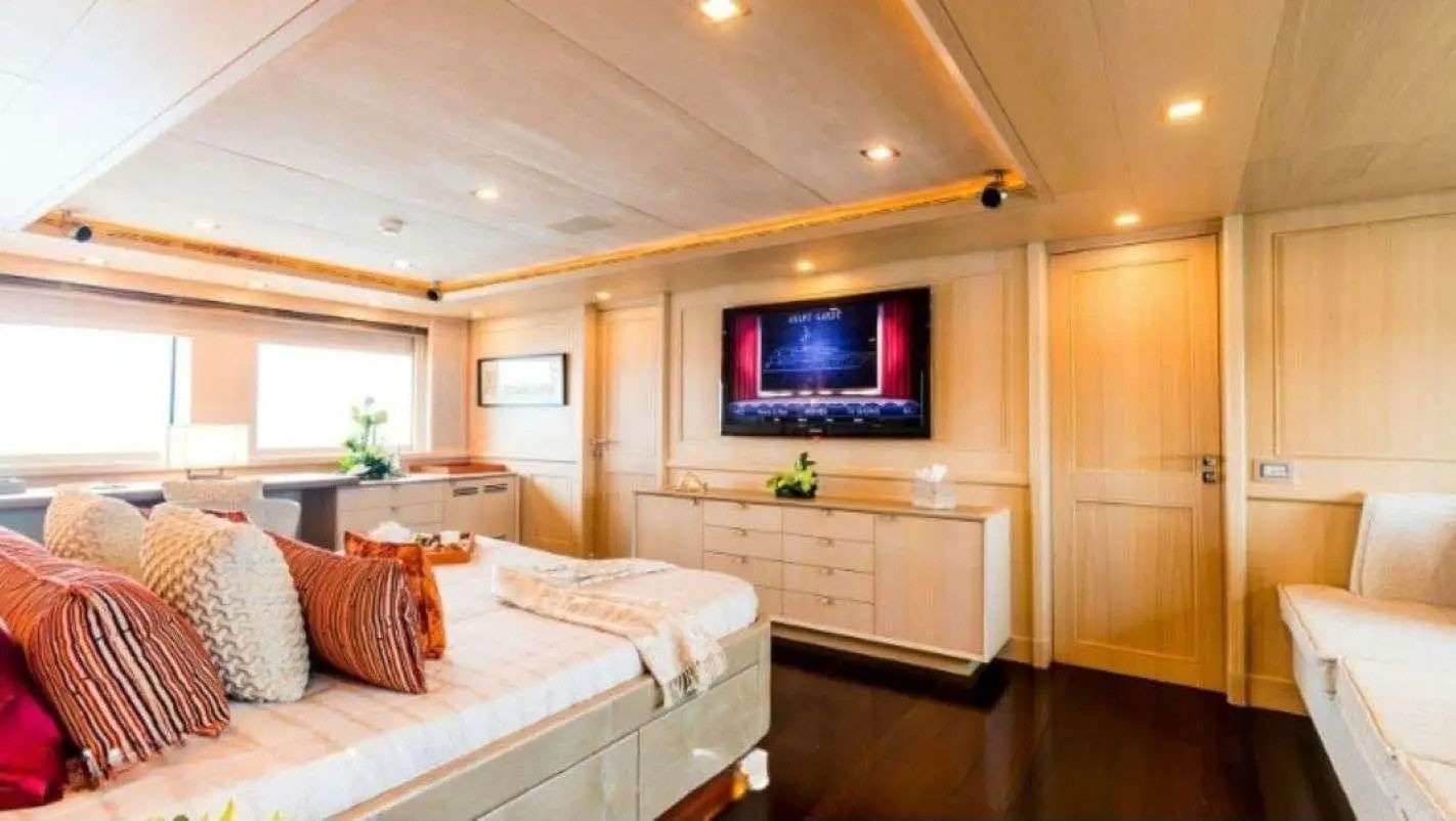 2010 CRN Ancona Polaris zu chartern (photo 5)