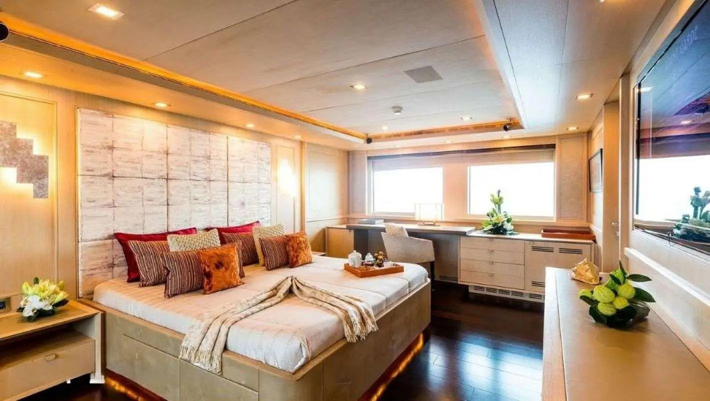 2010 CRN Ancona Polaris zu chartern (photo 6)