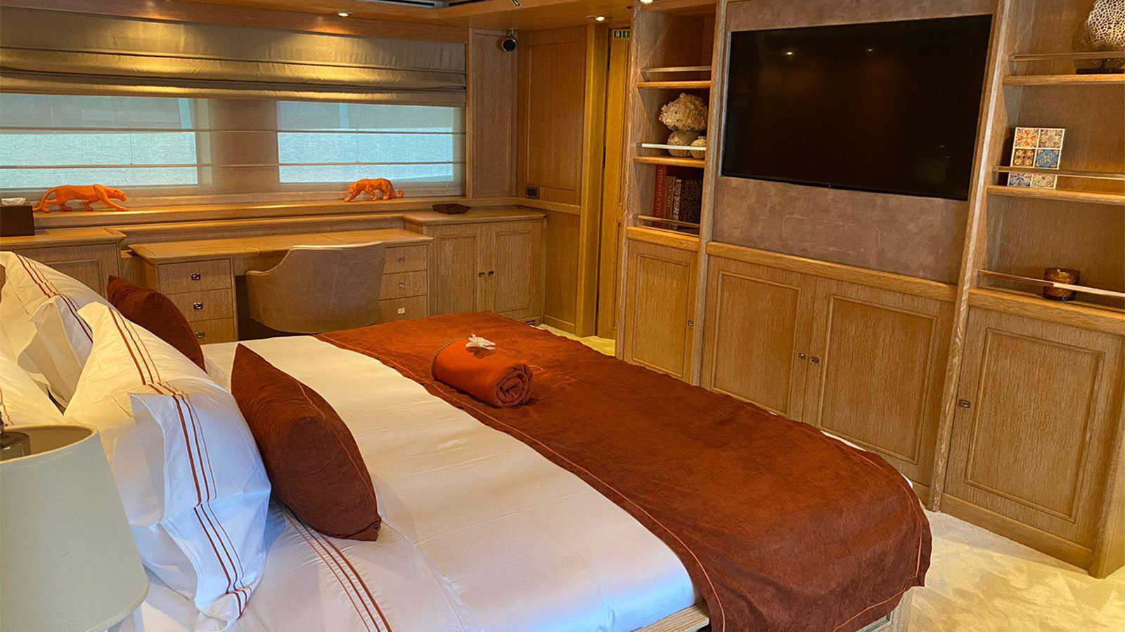2008 CRN Ancona Lady I for charter (photo 11)
