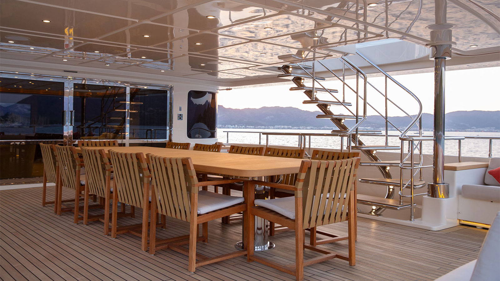 2008 CRN Ancona Lady I for charter (photo 22)