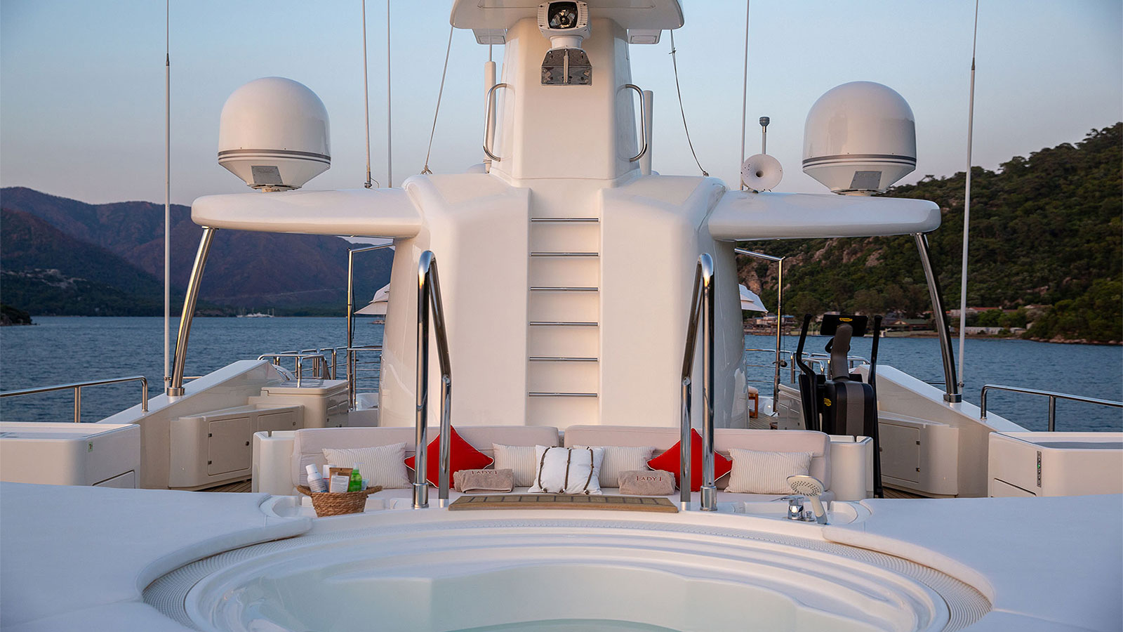 2008 CRN Ancona Lady I for charter (photo 24)
