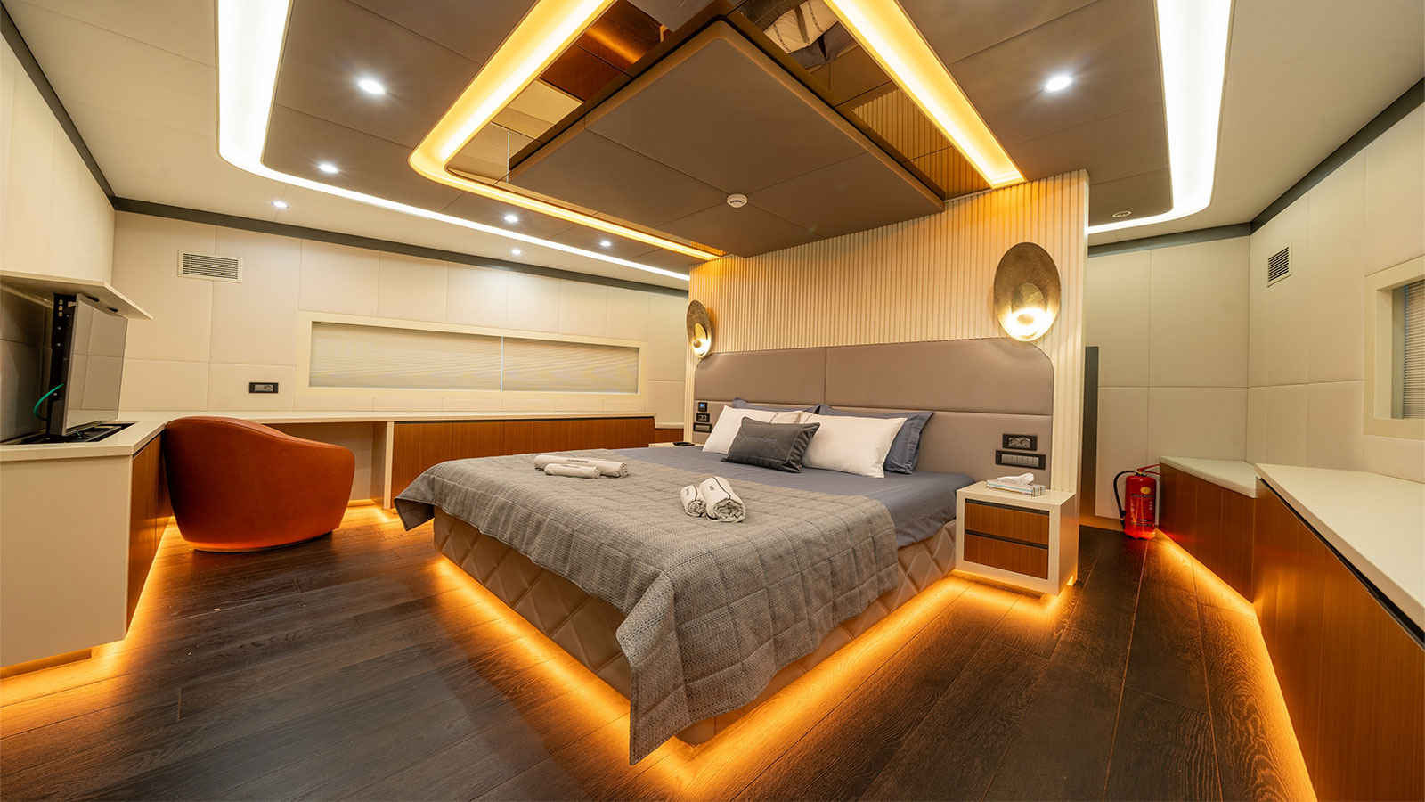 2023 Custom Built North Wind for charter (photo 10)