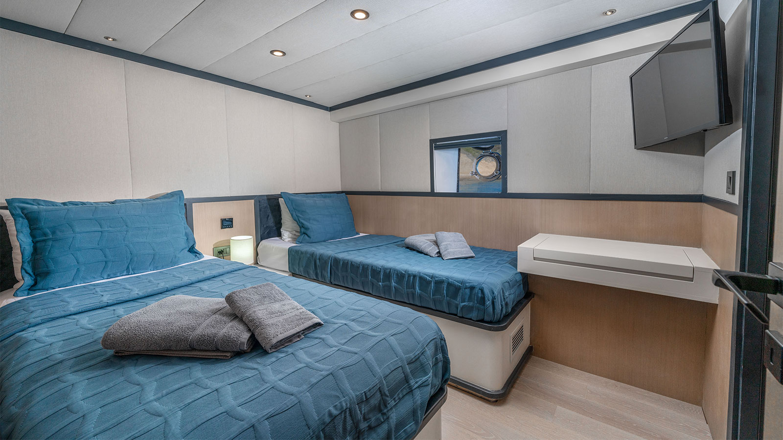 2023 Custom Built Calm Down te huur (photo 9)