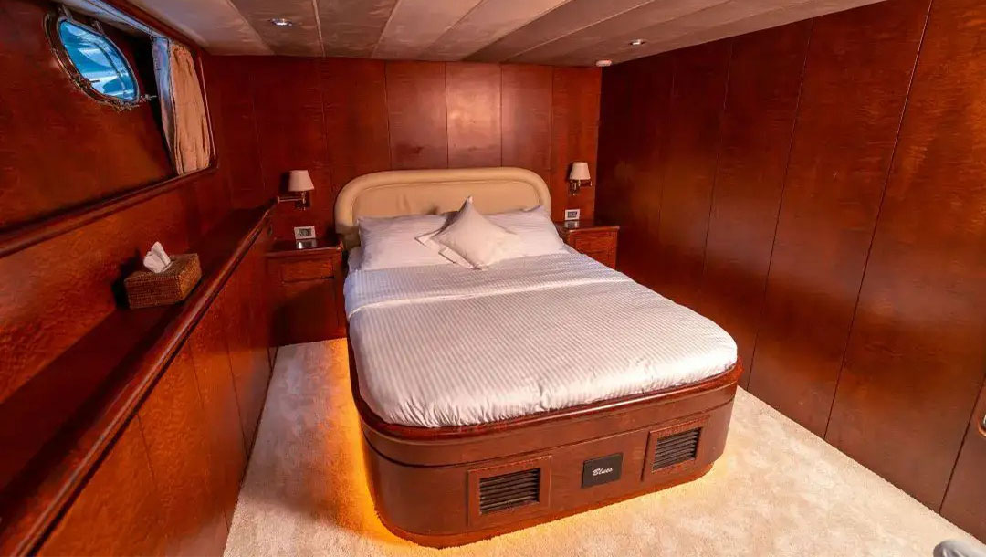 1997 Ses Yachts Blues for charter (photo 7)