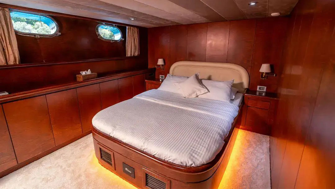 1997 Ses Yachts Blues for charter (photo 8)