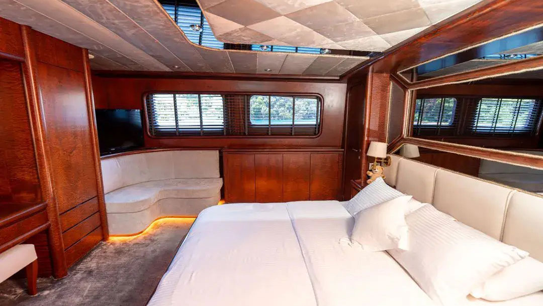1997 Ses Yachts Blues for charter (photo 10)
