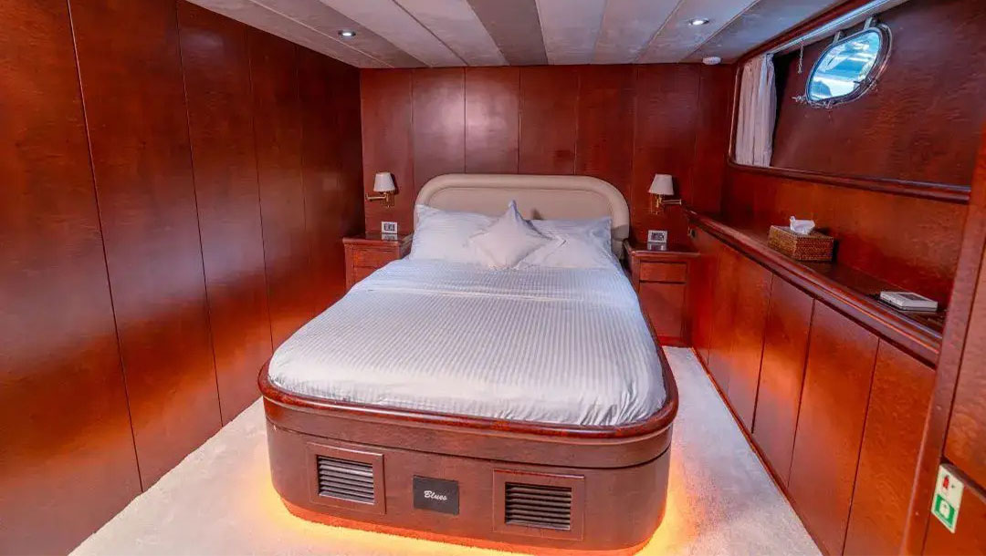 1997 Ses Yachts Blues for charter (photo 12)
