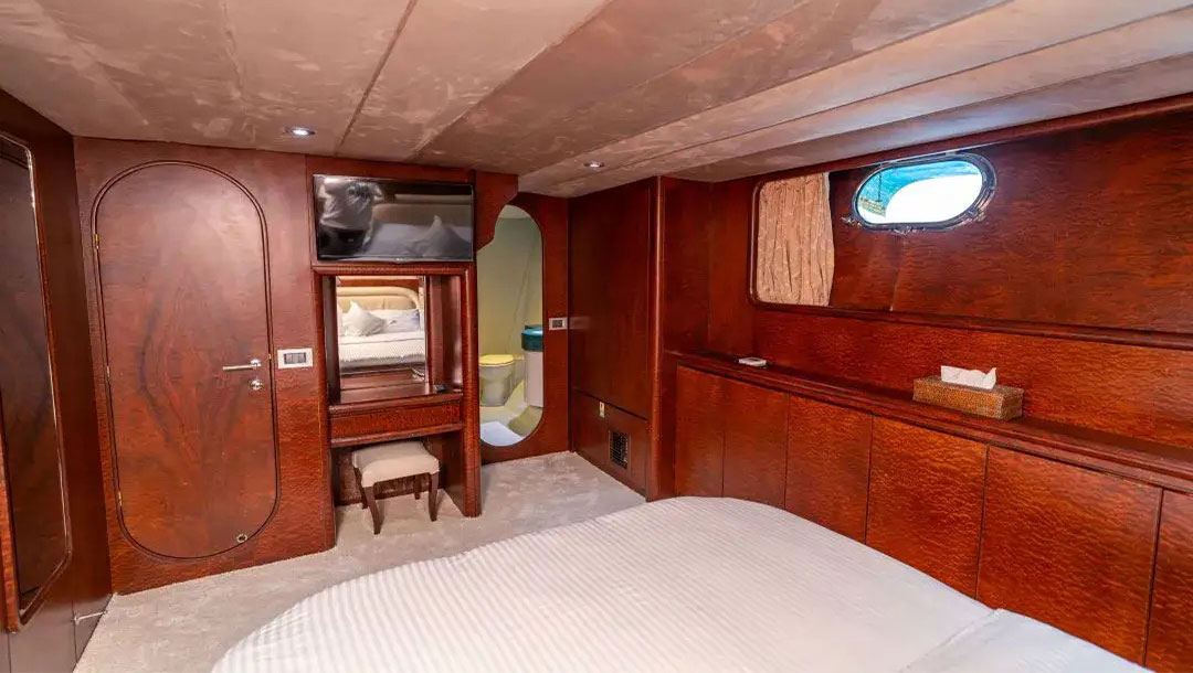1997 Ses Yachts Blues for charter (photo 14)