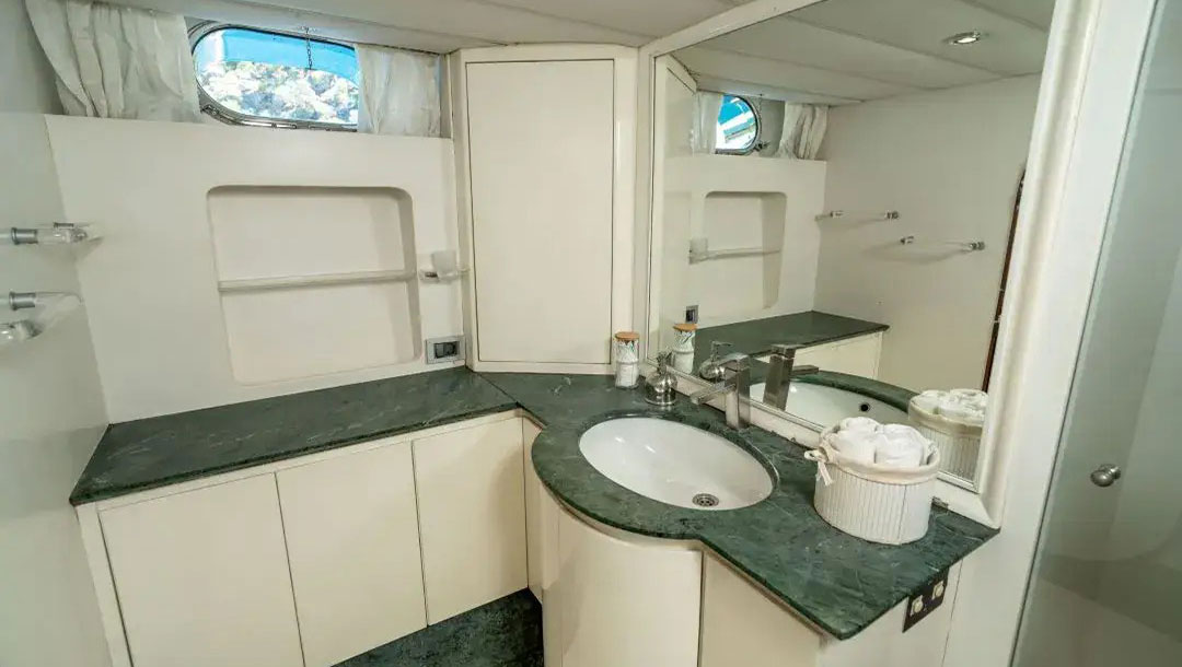 1997 Ses Yachts Blues for charter (photo 15)