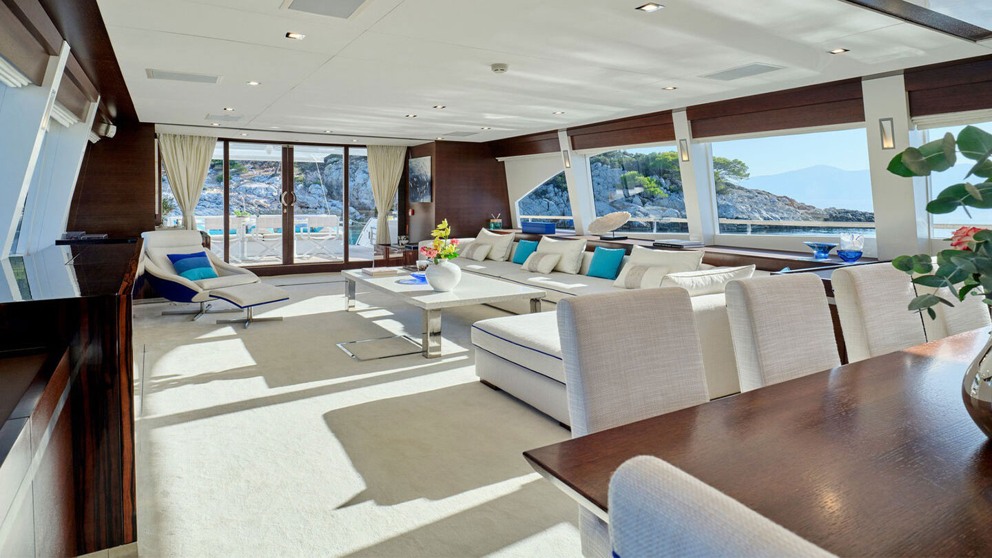 2009 Couach Yachts Hakuna Matata for charter (photo 2)