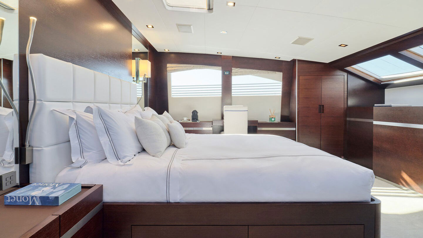 2009 Couach Yachts Hakuna Matata for charter (photo 8)