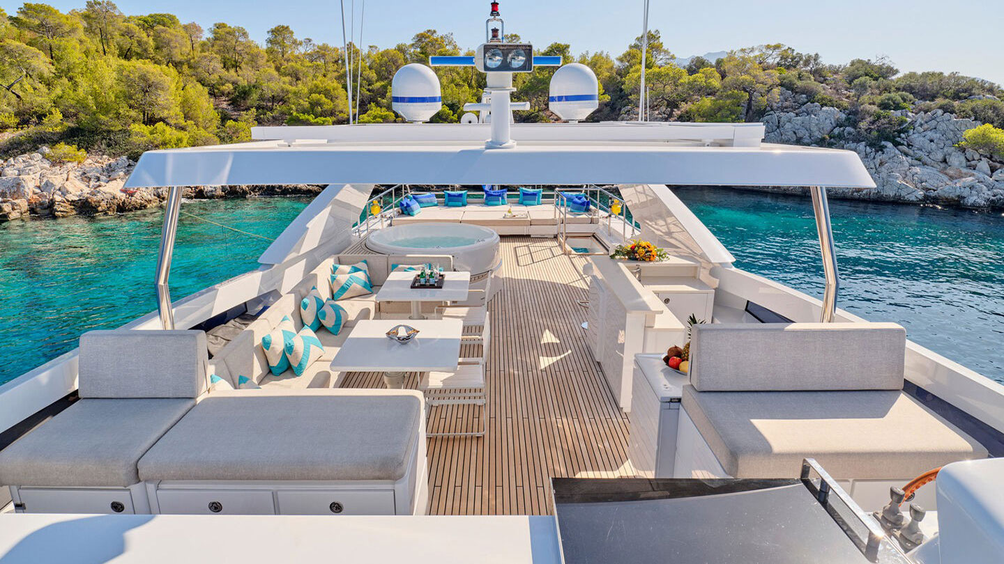 2009 Couach Yachts Hakuna Matata for charter (photo 15)