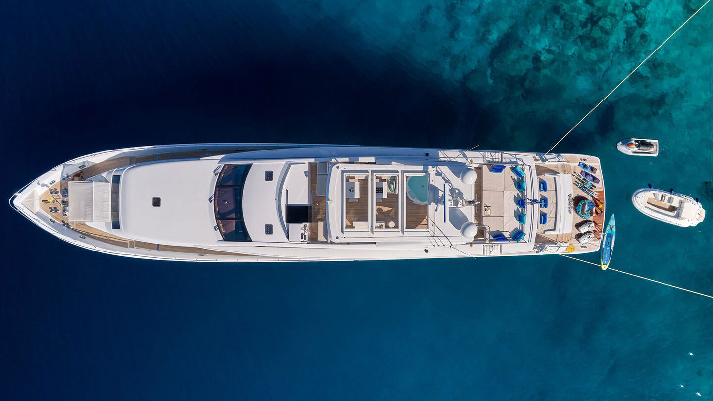 2009 Couach Yachts Hakuna Matata for charter (photo 19)