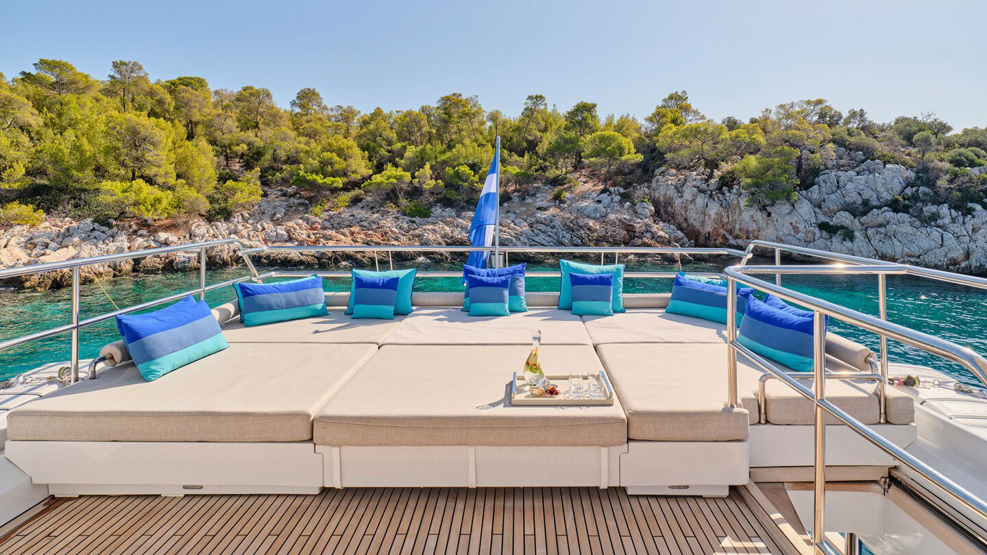 2009 Couach Yachts Hakuna Matata for charter (photo 20)