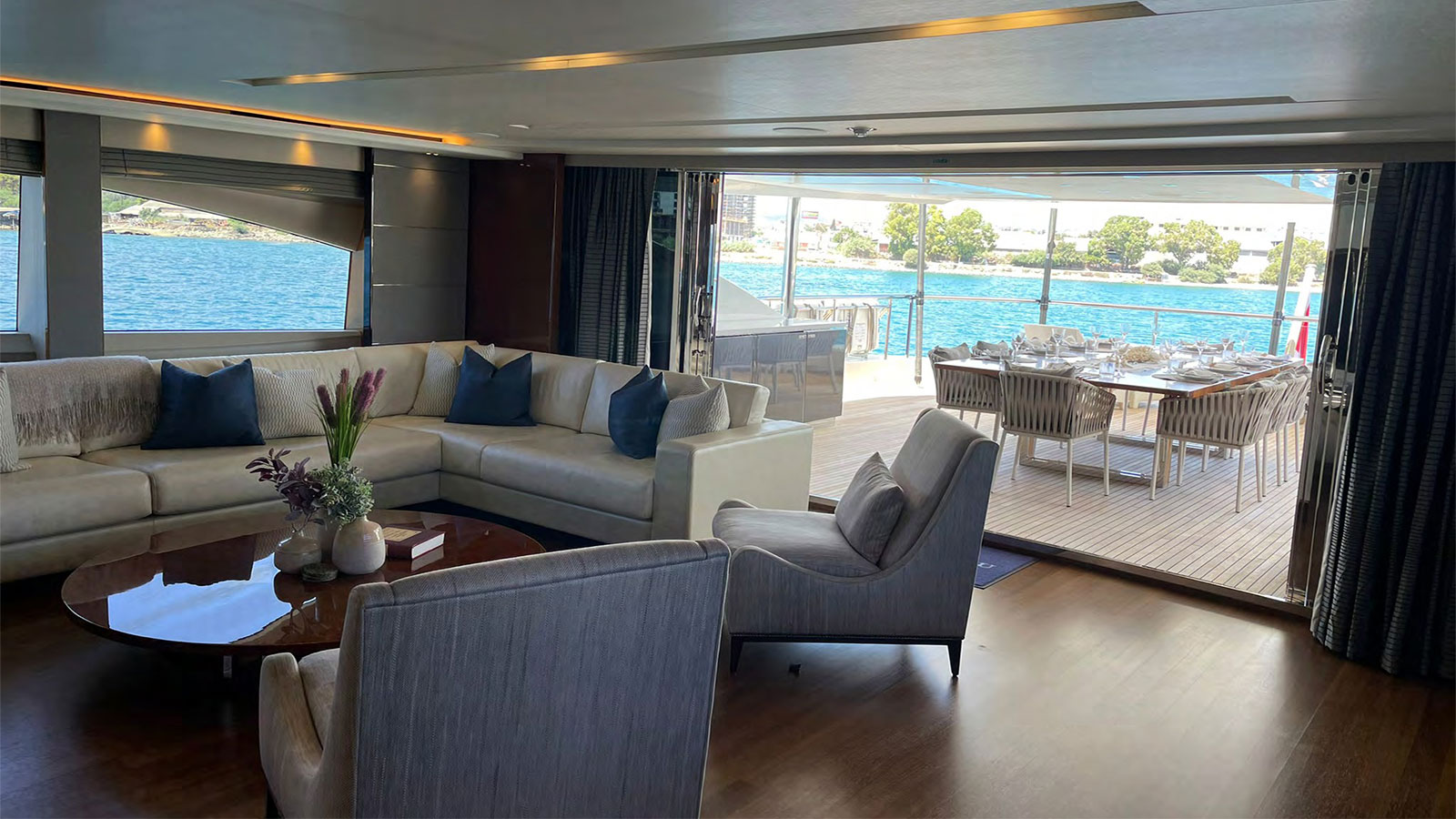 2016 Princess 40M te huur (photo 4)