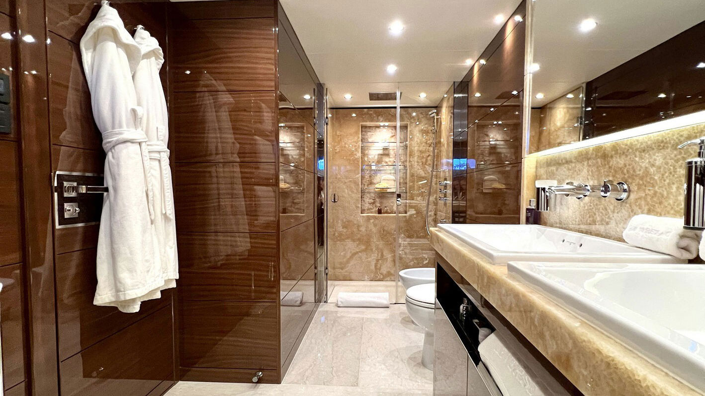 2016 Princess 40M te huur (photo 12)