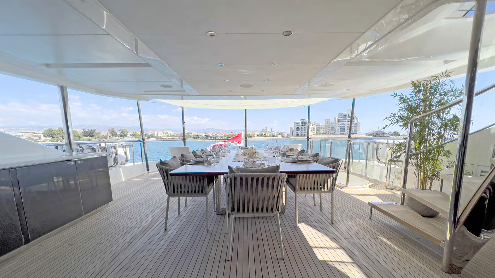 2016 Princess 40M te huur (photo 18)