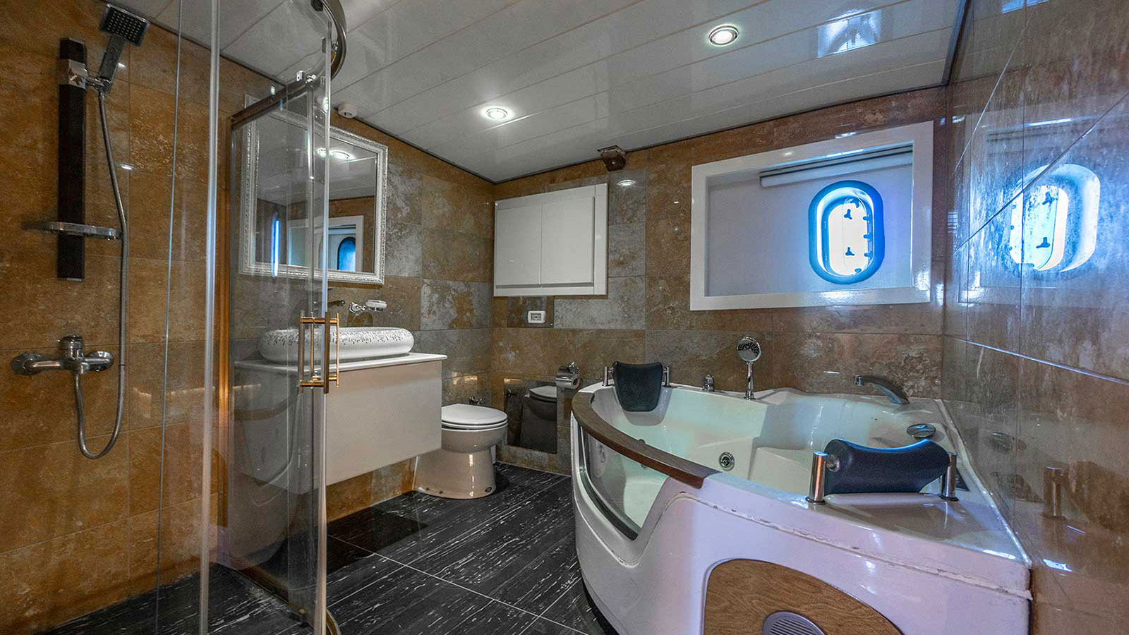 2008 Nysa Yacht Esma Sultan na czarter (photo 14)