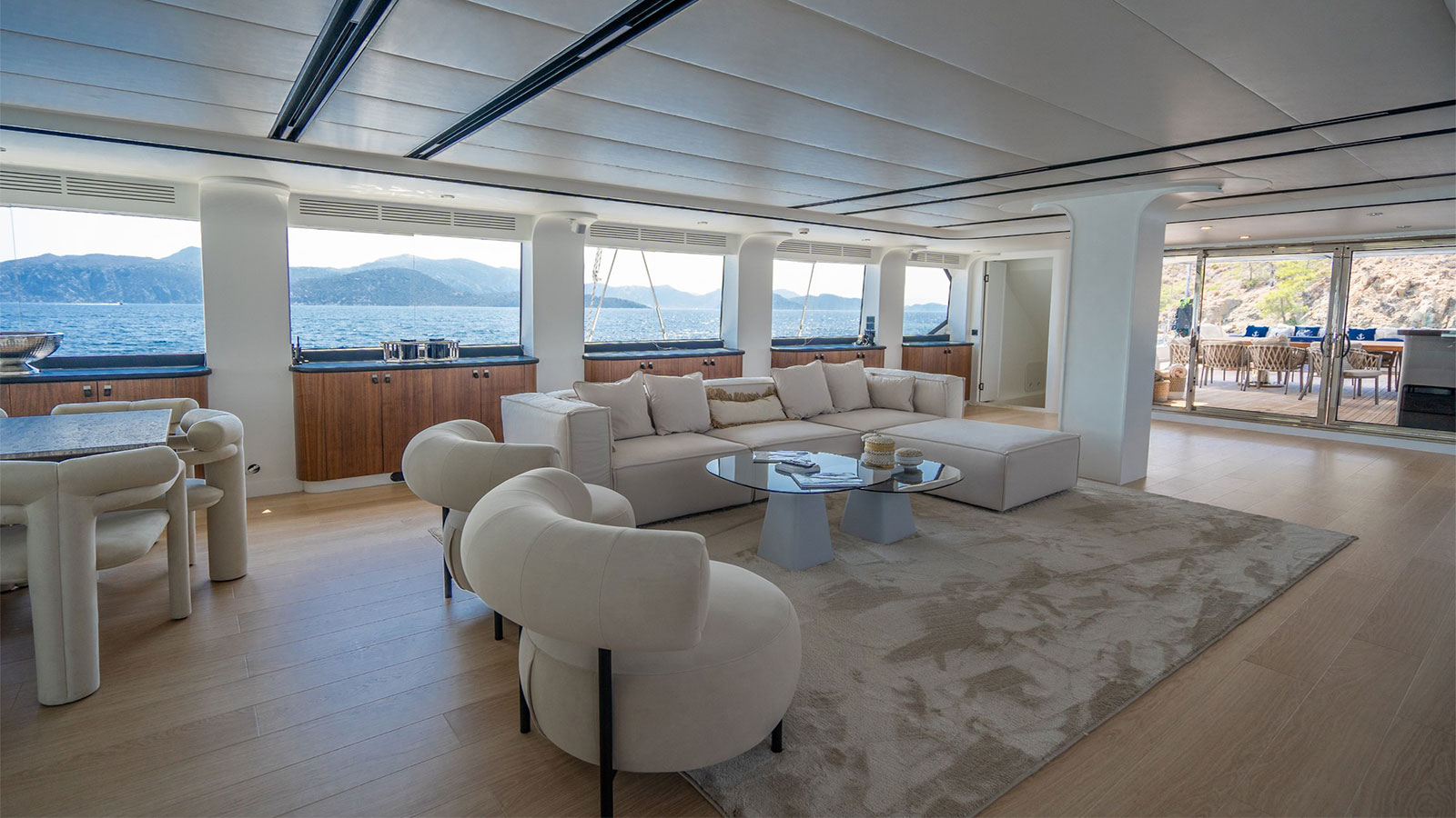 2024 Custom Built De Love te huur (photo 3)