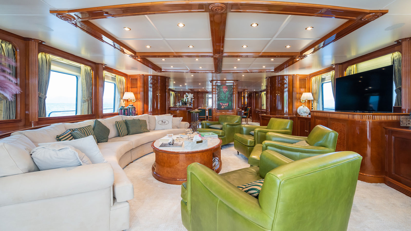 1999 Benetti Amadea te huur (photo 3)