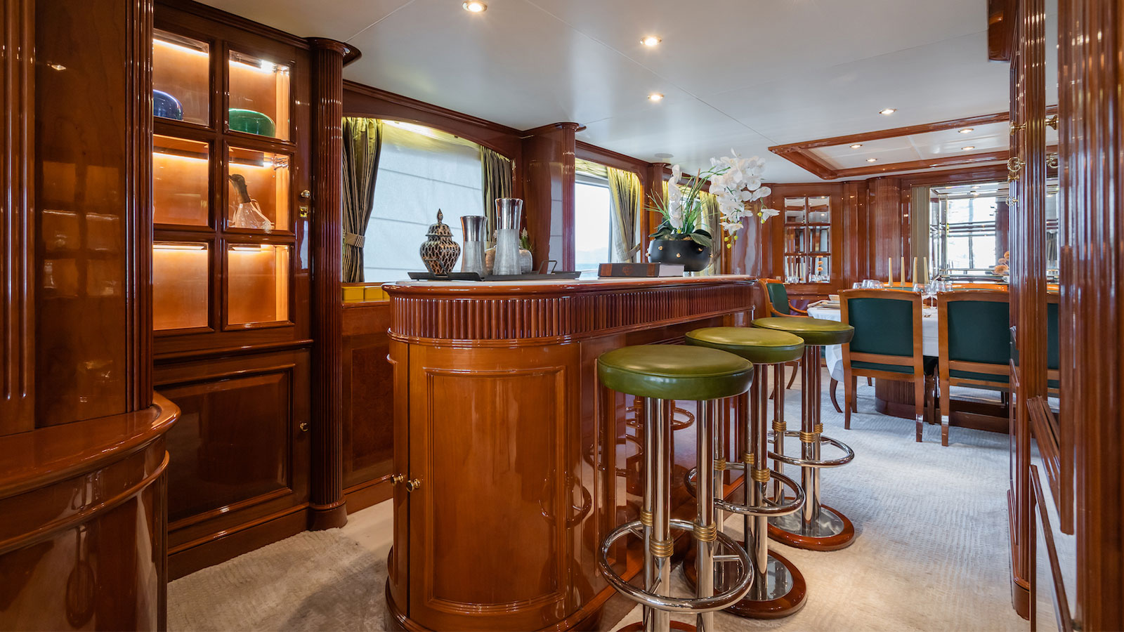 1999 Benetti Amadea te huur (photo 6)