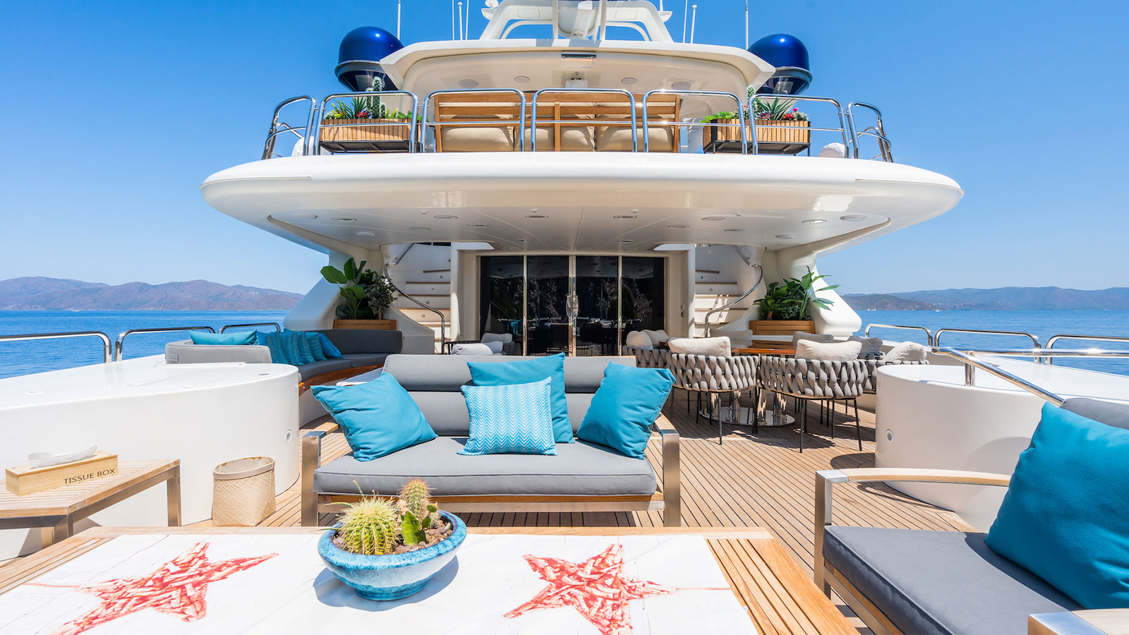 1999 Benetti Amadea te huur (photo 18)
