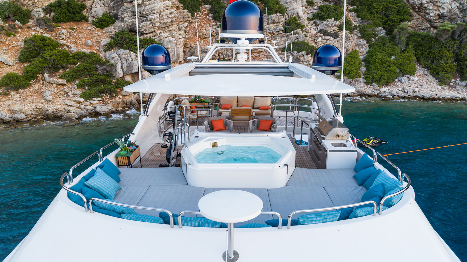 1999 Benetti Amadea te huur (photo 19)