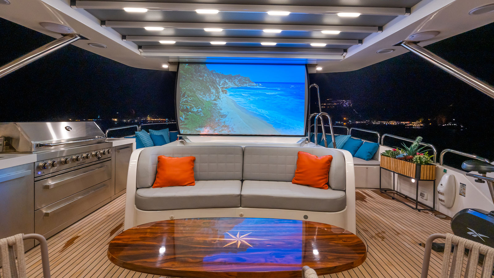 1999 Benetti Amadea te huur (photo 23)