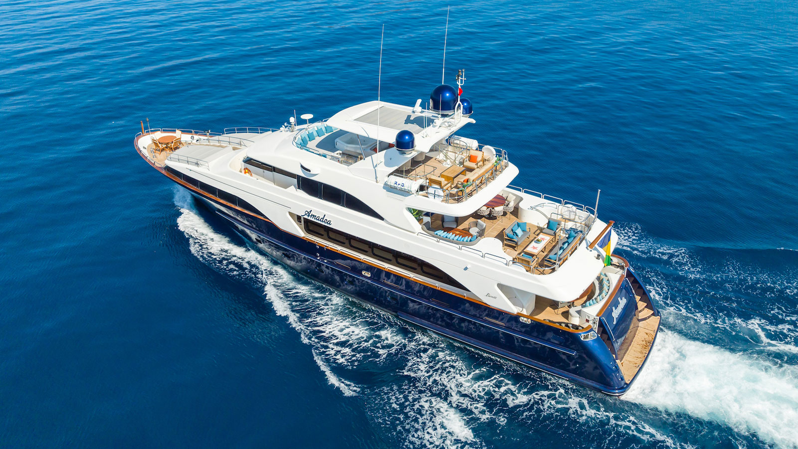 1999 Benetti Amadea te huur (photo 27)