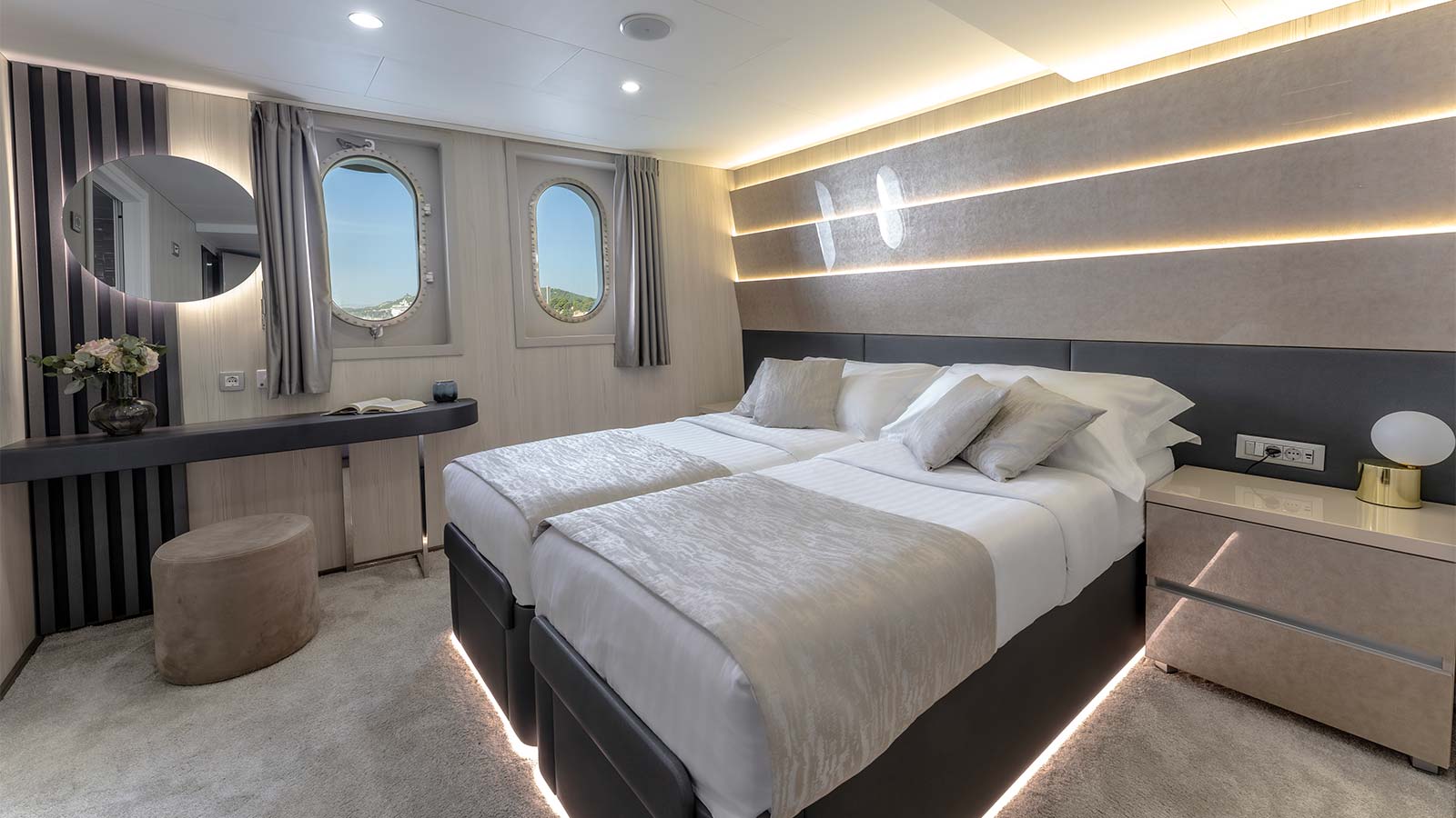 2018 Custom Built Cristal na czarter (photo 11)