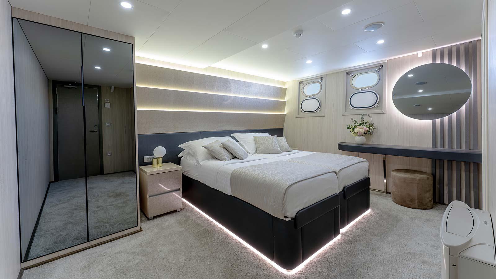 2018 Custom Built Cristal na czarter (photo 12)