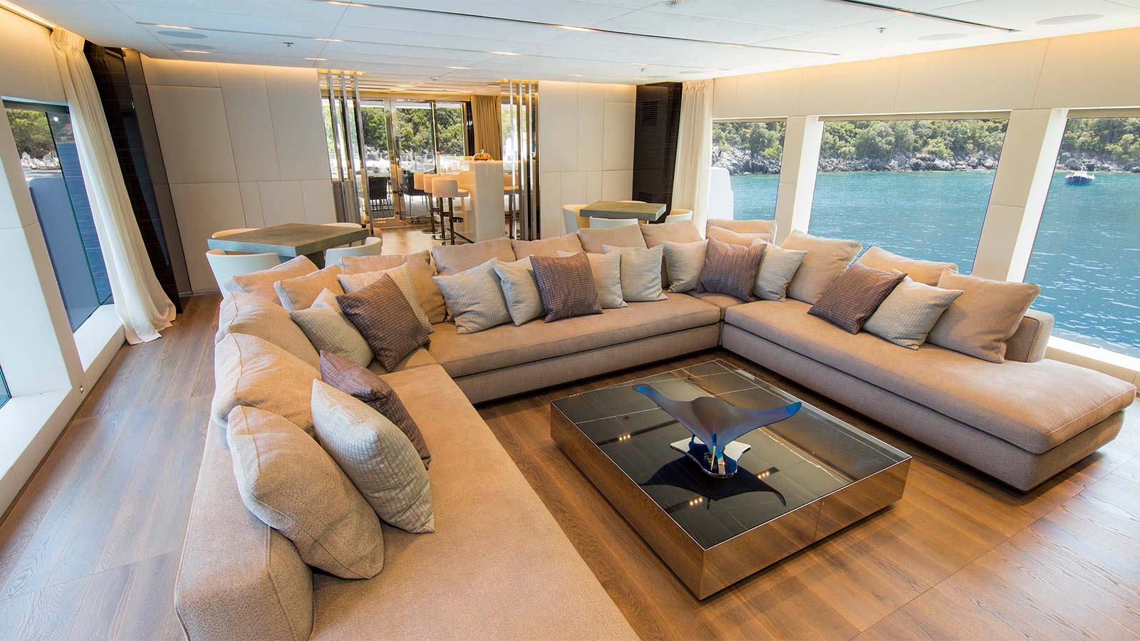 2016 Admiral Yachts Ouranos for charter (photo 3)